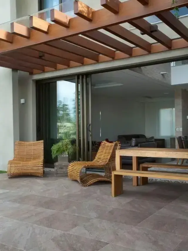 pergolado-de-vidro-com-espreguicadeira-pinterest