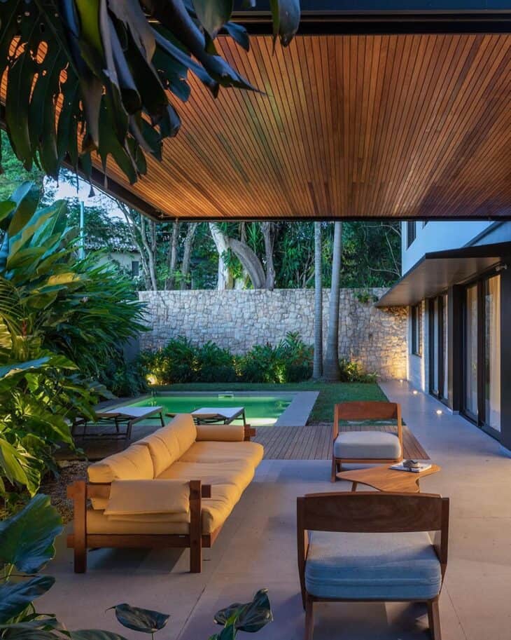 Área externa planejada valoriza o imóvel e transforma o jeito de morar