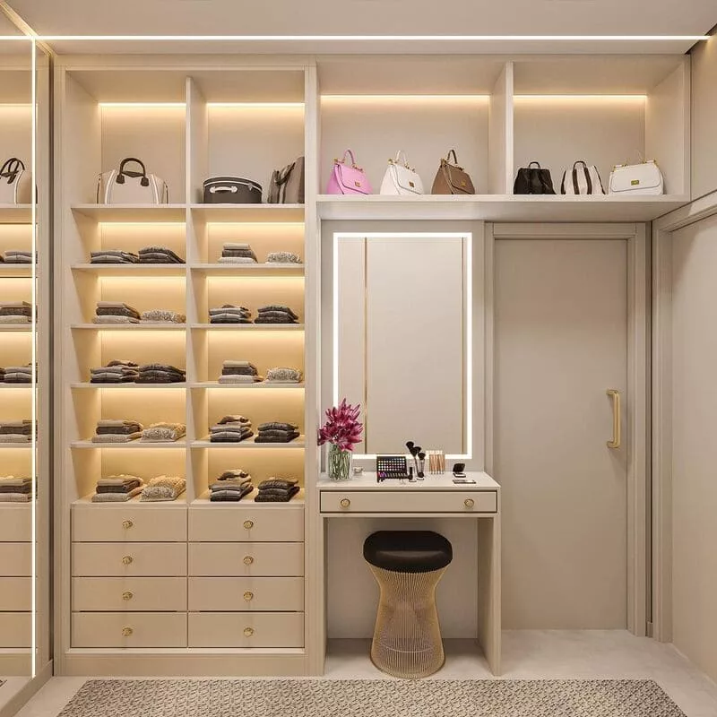 Como Decorar um Closet Pequeno: Dicas de Especialistas em Design de Interiores