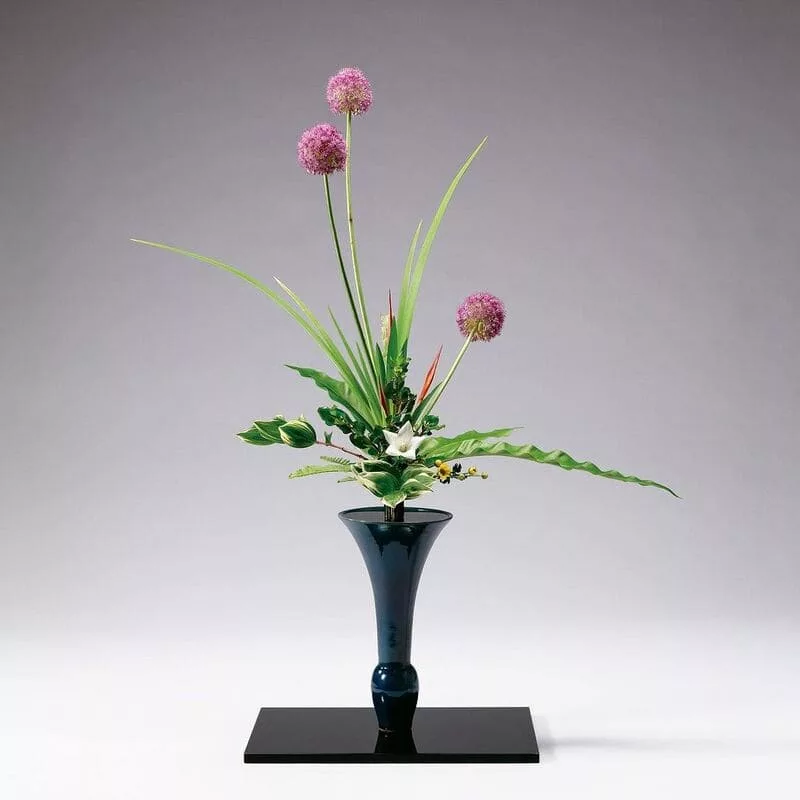 Ikebana: A arte de arranjo floral japonês que traz equilíbrio e beleza para a decoração