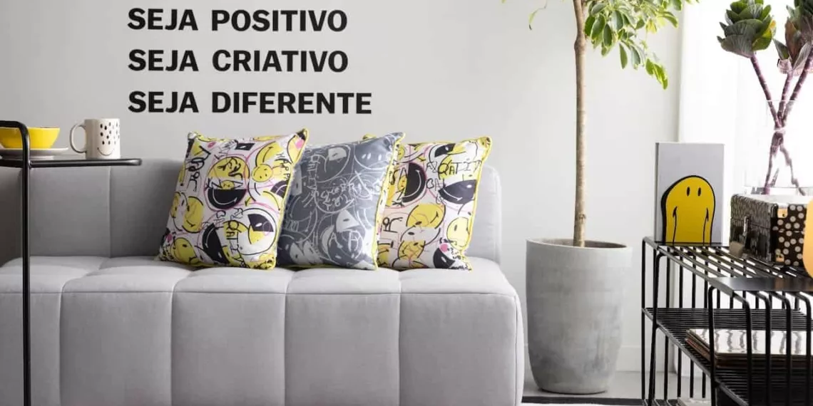 Smiley, La Casa de Carlota e Tok&Stok se juntam em collab exclusiva e celebram a nostalgia dos primeiros sorrisos