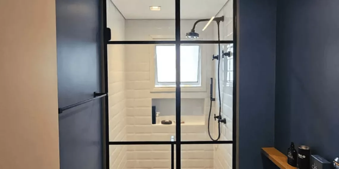 IDEIA GLASS LANÇA BOX DE BANHO QUE PROPORCIONA EFEITO PINÁZIO NA DECORAÇÃO