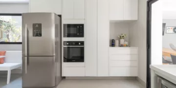 Gavetas ou portas: o que a maioria erra ao planejar a marcenaria e como evitar arrependimento na obra