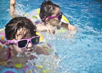 piscina 1 5 mitos e verdades sobre piscinas: o que você precisa saber