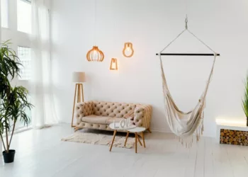 luz luxo 1 Luz e Luxo: Como Trazer Sofisticação ao Décor com Detalhes Dourados e Iluminação Elegante