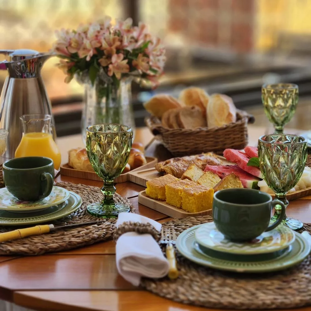 Mesa de Café da Manhã: Dicas para Montar e Decorar com Charme e Conforto