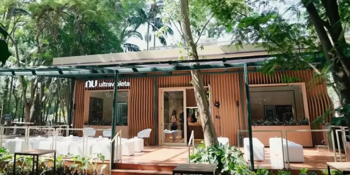 Nubank apresenta 'Casa Ultravioleta': um refúgio exclusivo com benefícios gratuitos para clientes premium