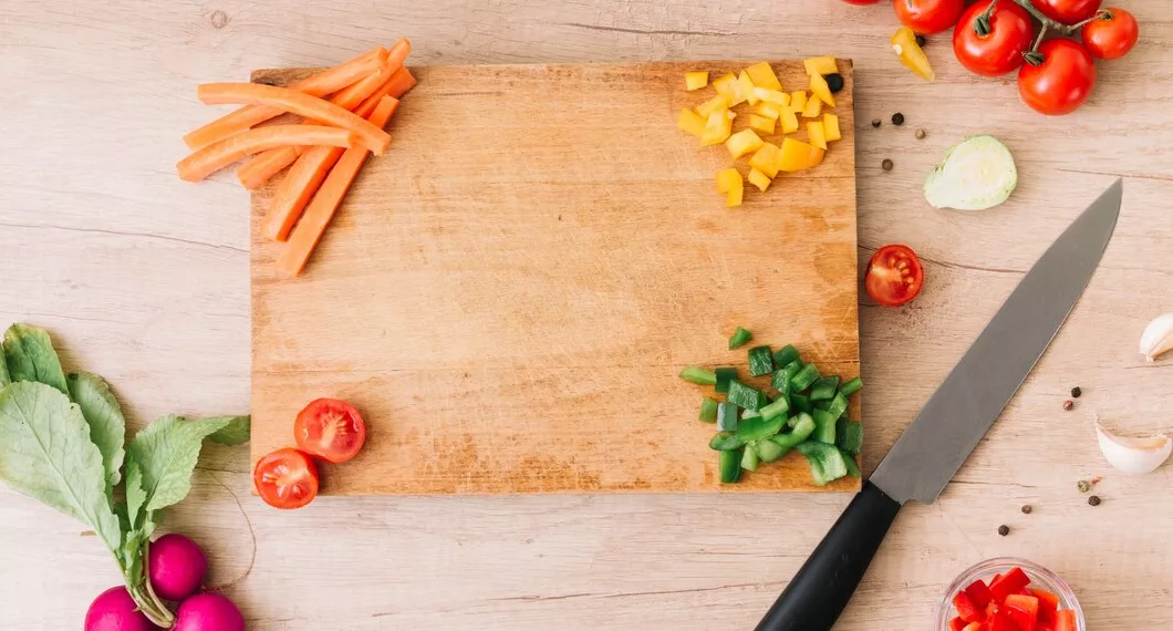 A tábua de cortar ideal existe — e não é a de madeira