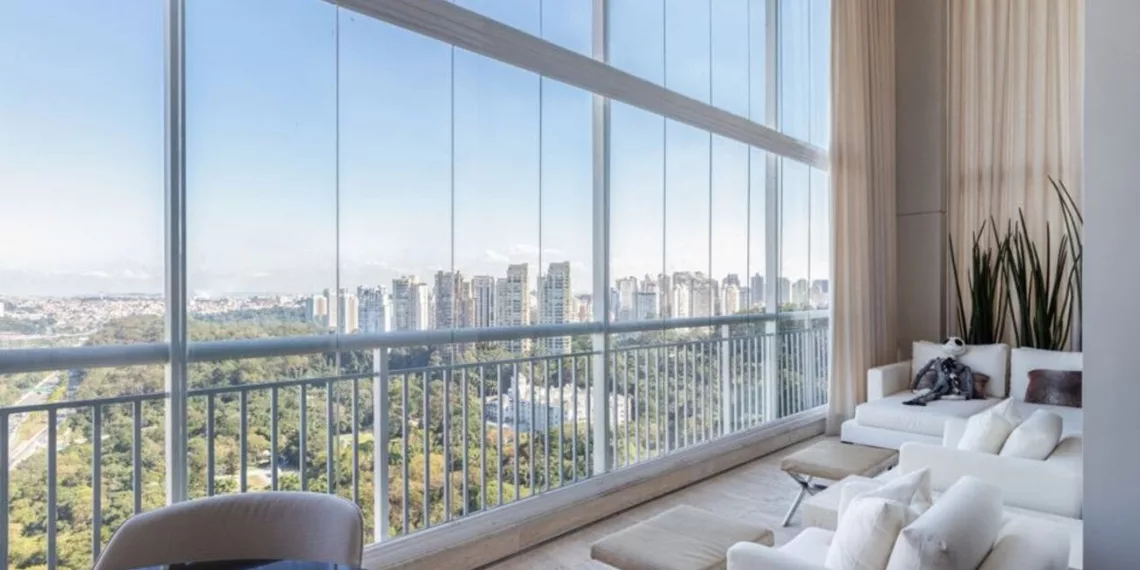 Combinando conceitos de design sustentável e tecnologia, o uso deste material vem ganhando destaque pela estética atemporal e benefícios práticos nos ambientes | Projeto Dantas & Passos Arquitetura | Foto: Maura Mello