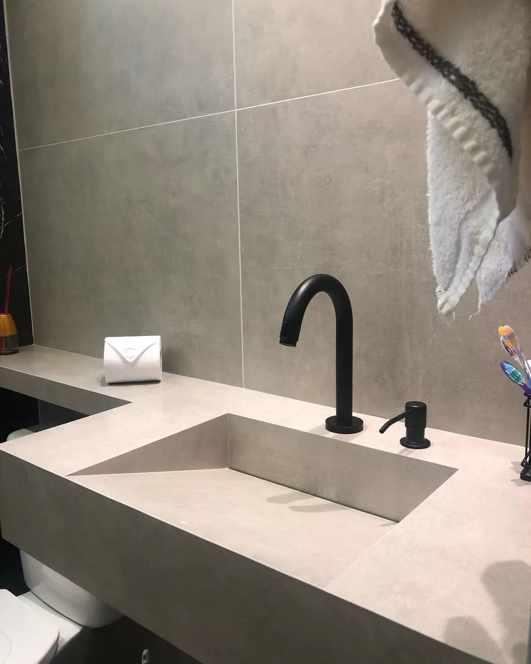Pia esculpida: elegância e modernidade para transformar banheiros e cozinhas