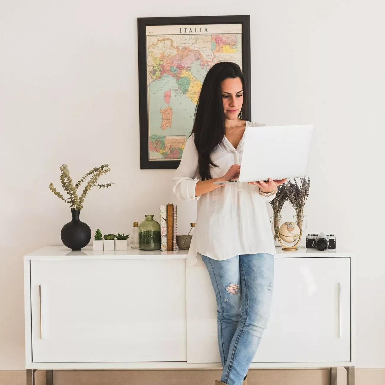 uso de quadros e pinturas em ambiente pequeno