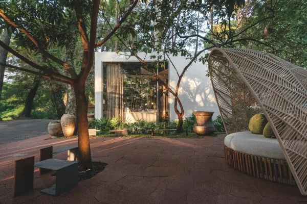 Casa Viva de Henrique Freneda propõe morada afetiva e sustentável em loft de 30 m² na CASACOR São Paulo 2025
