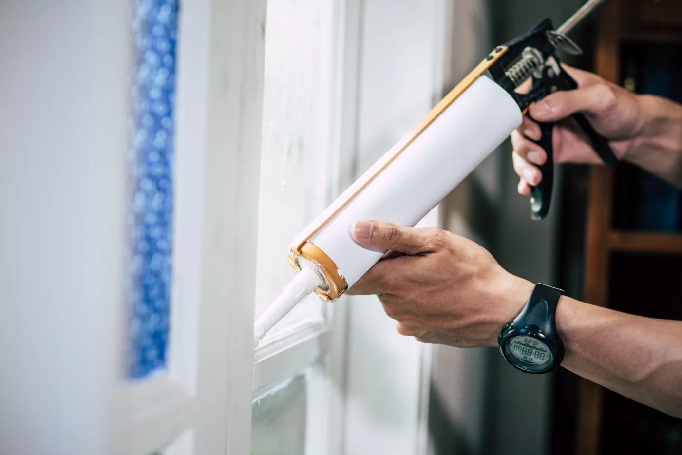 Pequenos reparos protegem e evitam problemas futuros na manutenção de nossas casas