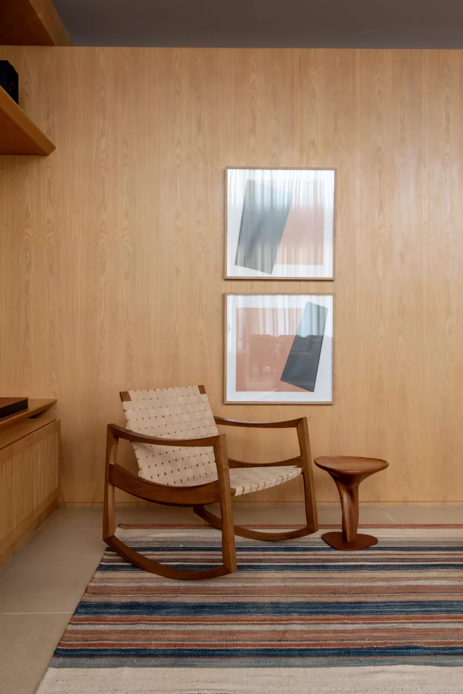 O poder de uma peça assinada: como o design de móveis valoriza e transforma o décor de interiores