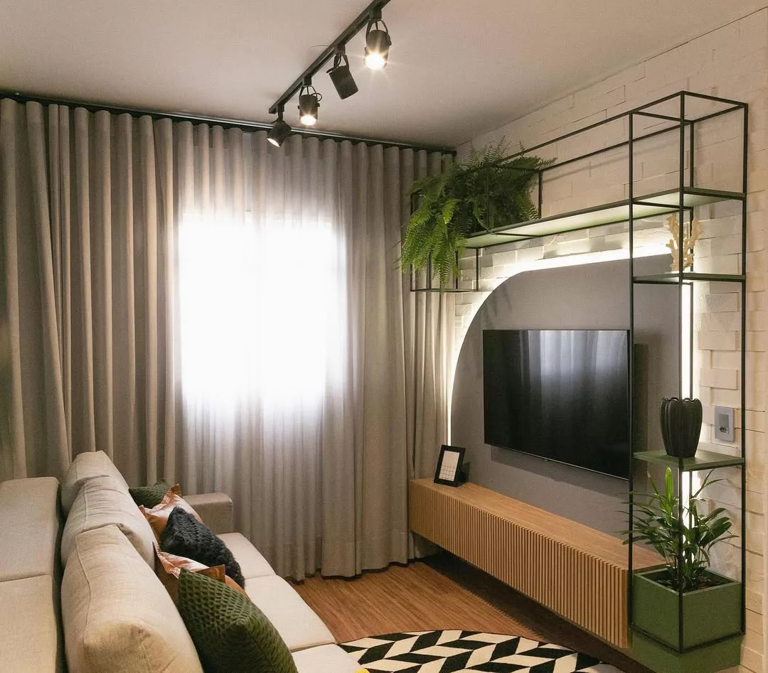 Iluminação natural e artificial para sala de estar de apartamento
