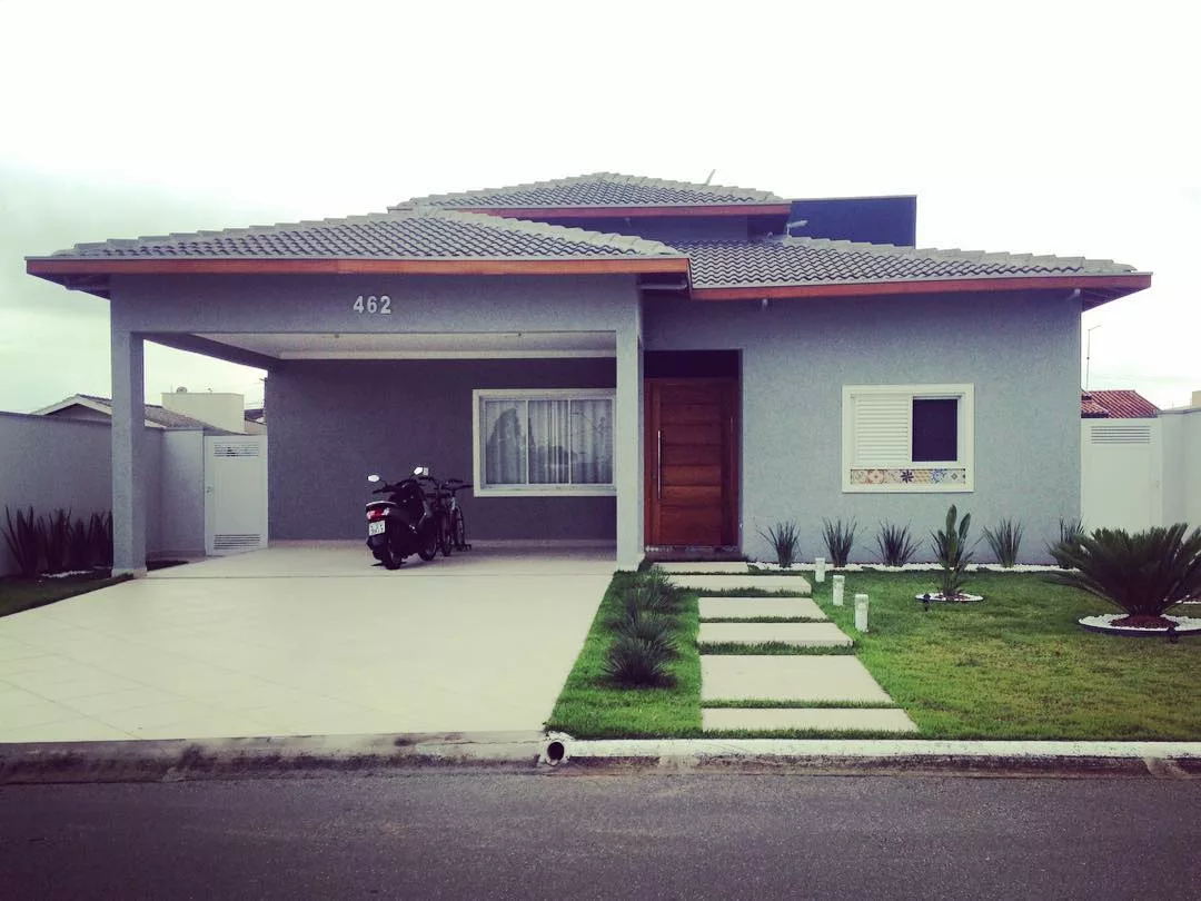 Frente de casas simples e bonitas: como valorizar a fachada com soluções acessíveis e cheias de charme