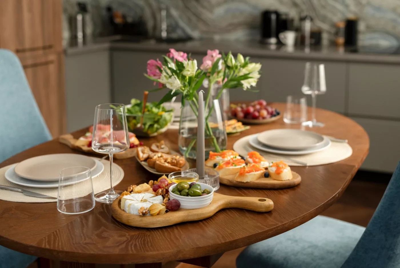 Como montar uma mesa posta simples e elegante para o jantar da semana