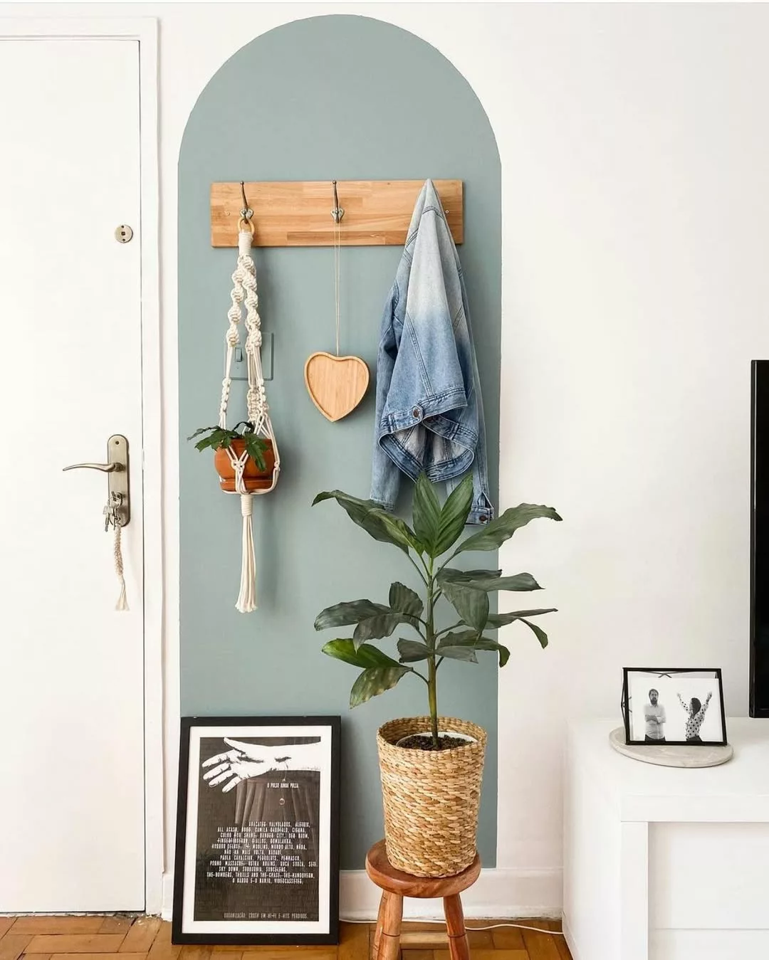 Mini hall de entrada decorado: soluções para espaços pequenos com personalidade