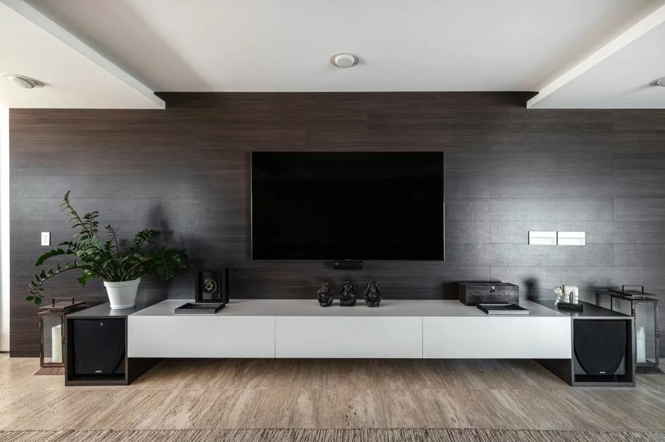 Realize o sonho da sala de TV perfeita em casa