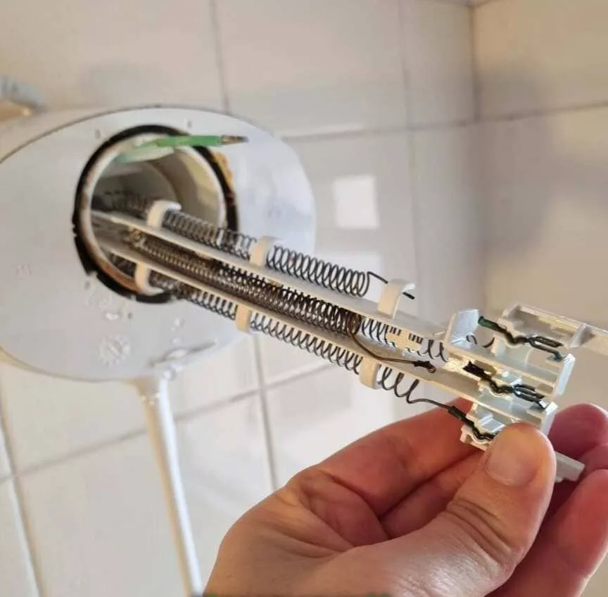 Seu chuveiro parou de esquentar? Isso pode ser culpa da resistência queimada