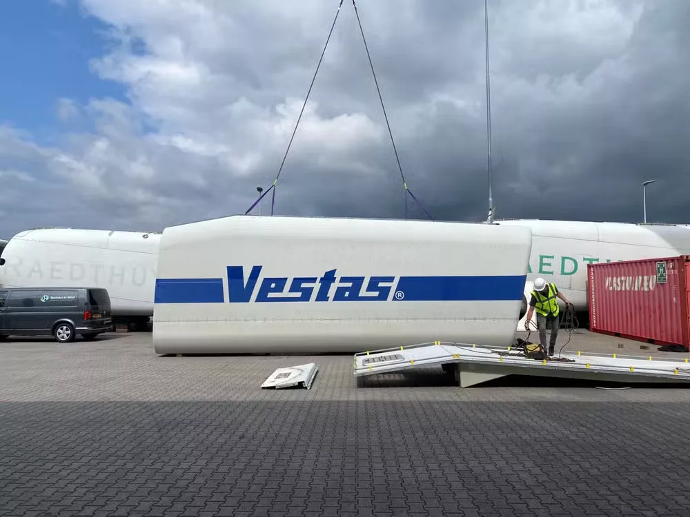 Turbina eólica vira minicasa sustentável e inspira novo olhar para o reaproveitamento