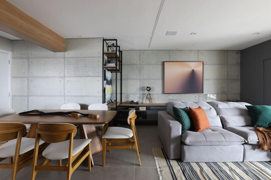 Varanda com spa e área gourmet transformam projeto de cobertura