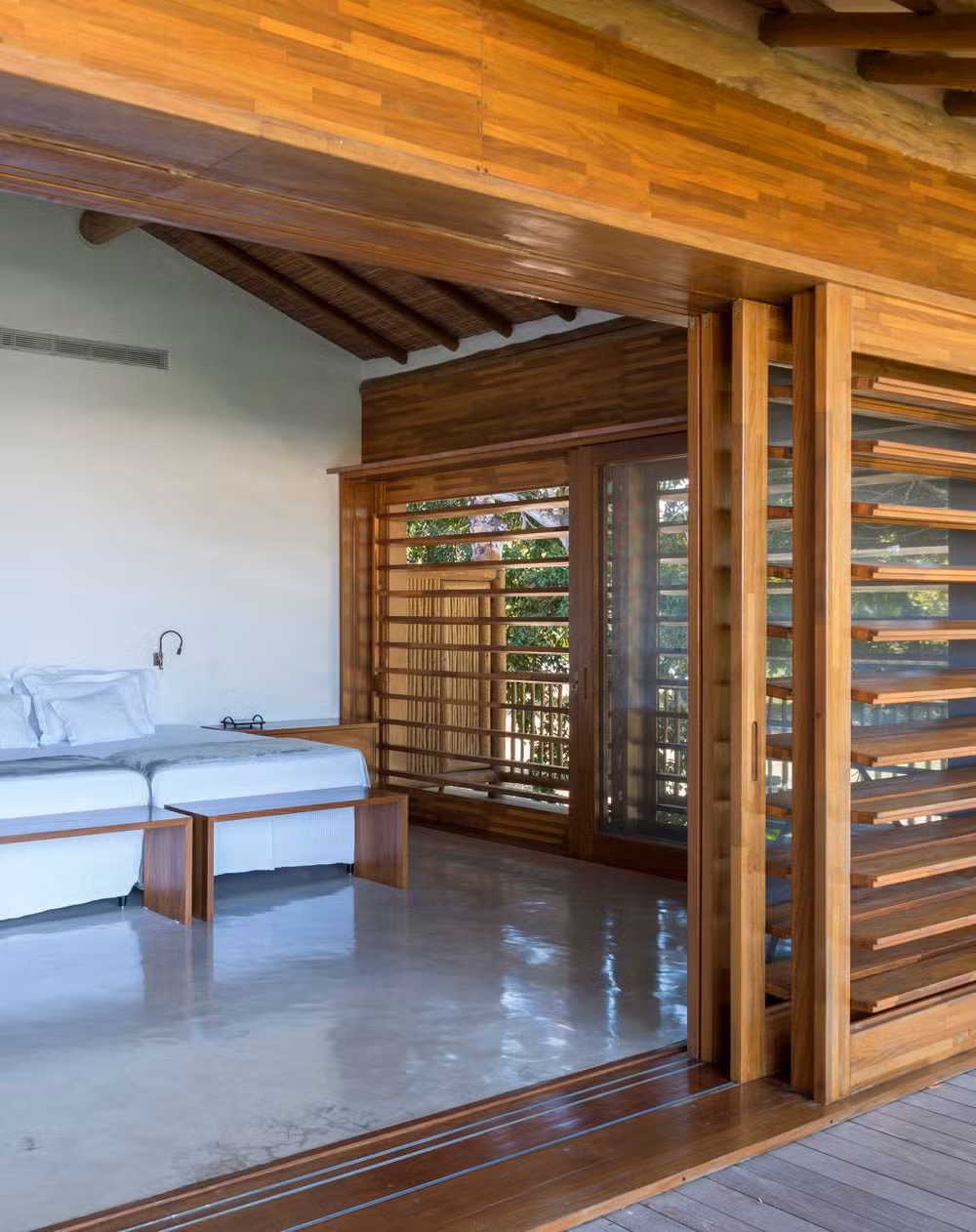 Entre o mar e o verde: residência em Trancoso celebra a simplicidade sofisticada da Bahia