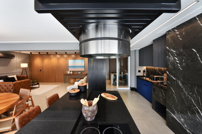 Reforma de Apartamento Reforça a Sofisticação e Funcionalidade de um Ambiente Masculino