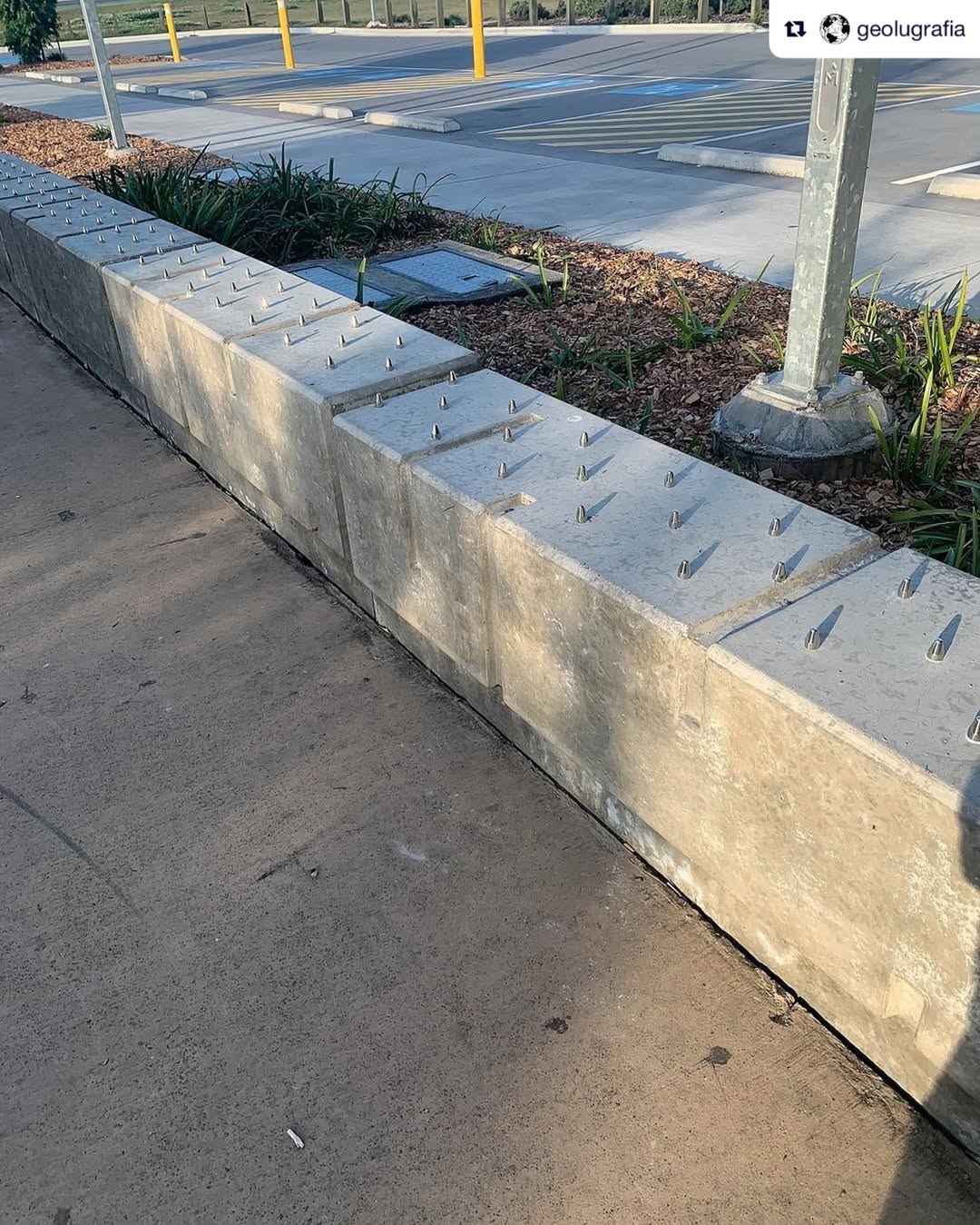 Arquitetura Hostil: o Desenho das Cidades que Exclui em Silêncio