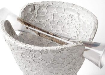 Vaso Tempo, parte da coleção Instante, fruto da colaboração criativa entre dua.dsg, Una Ambientes e By Poli
Crédito: Márcio Fischer