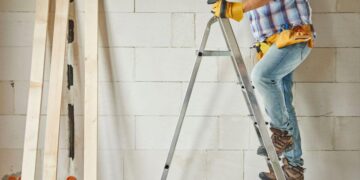 Realizar uma obra pode ser um desafio complexo que vai muito além do que escolher novas cores e mobiliários | Foto: Freepik