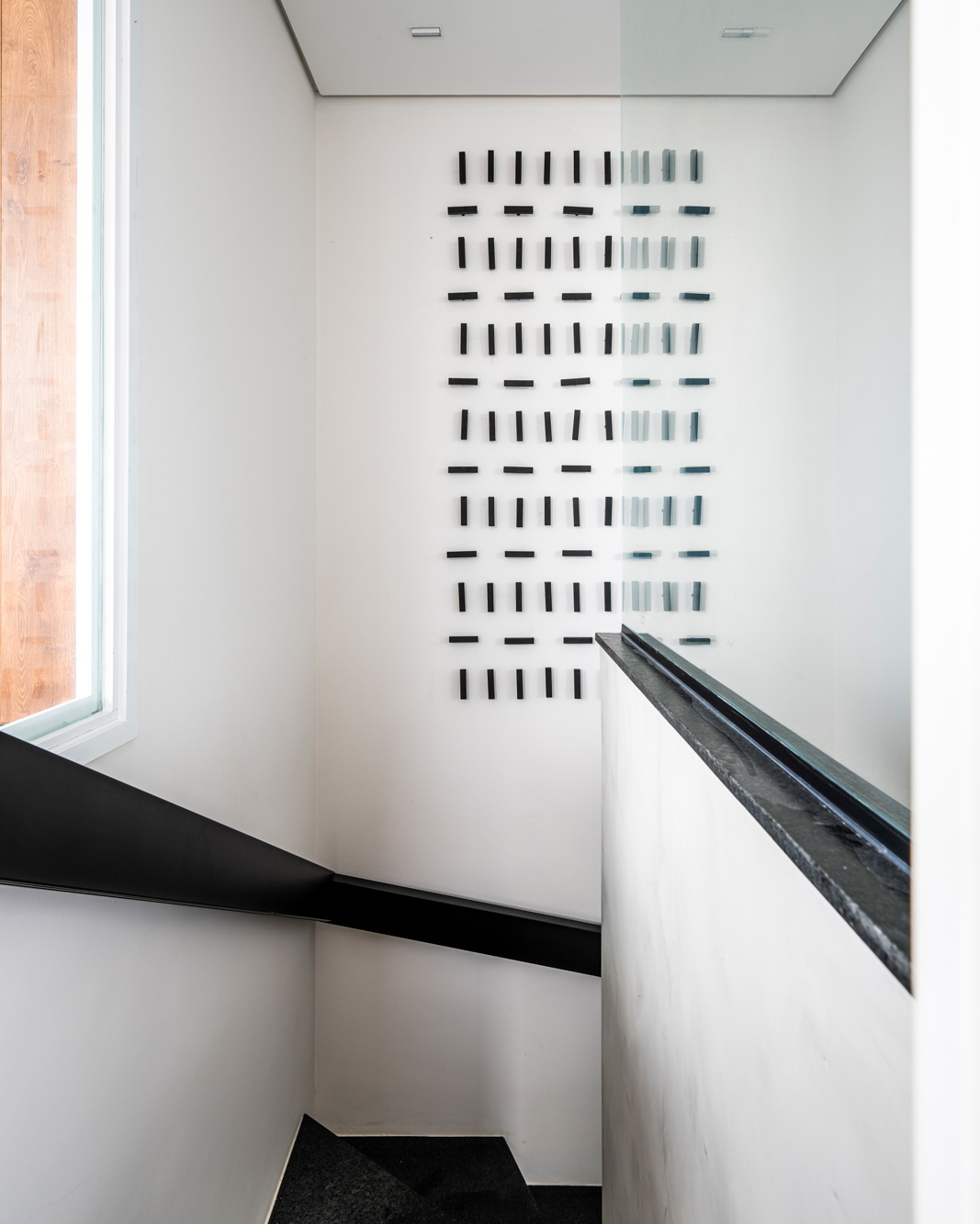 Triplex contemporâneo une conforto, tecnologia e arte em projeto sofisticado