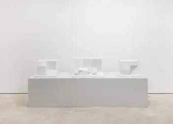 Exposição “É Pau, é Pedra…” inaugura Brasília como epicentro das artes plásticas