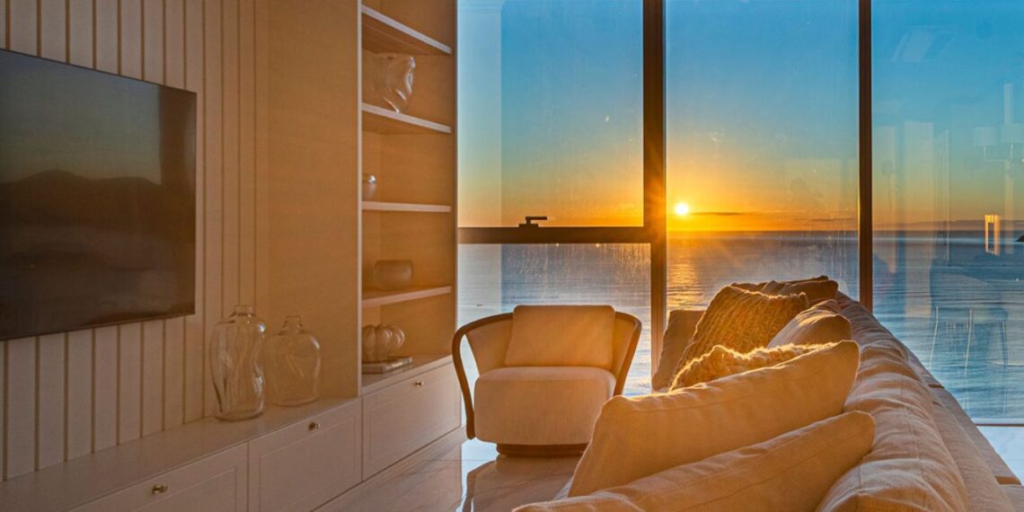 Um refúgio à beira-mar: a elegância contemporânea do estilo Hamptons em Balneário Camboriú