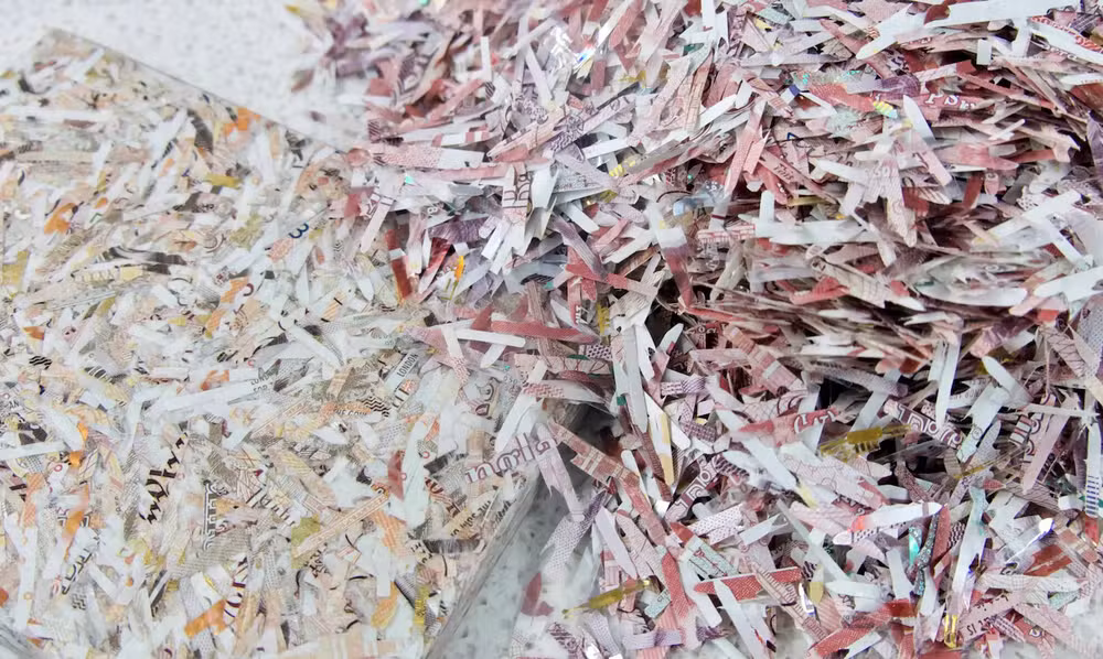 Móveis feitos com dinheiro reciclado: a surpreendente tendência que une design e sustentabilidade