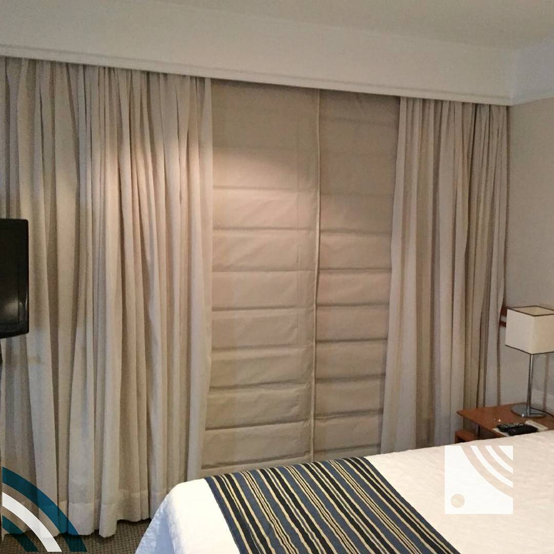 Quer mais silêncio em casa? Descubra como funciona a cortina acústica