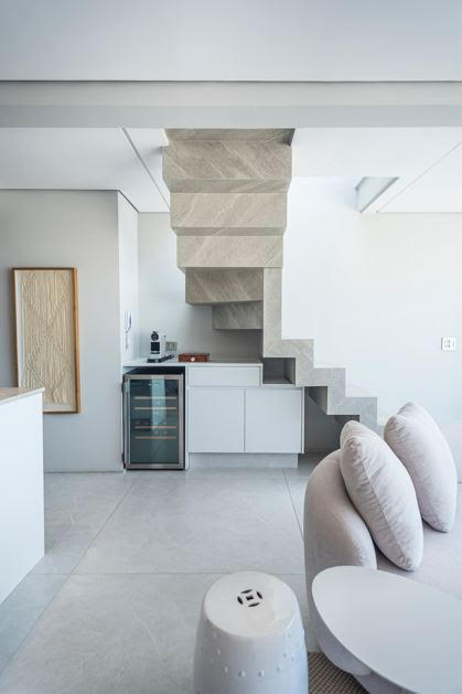 Escadas residenciais bem projetadas: como transformar estrutura, design e segurança em uma peça única de arquitetura