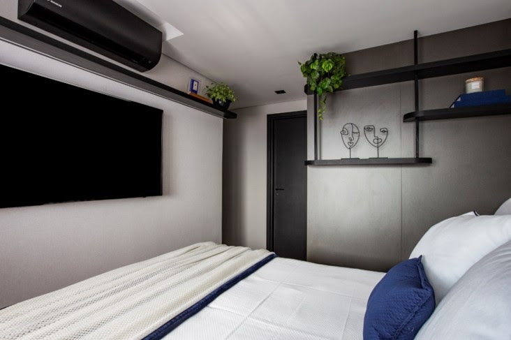 Parede em frente à cama: inspiração e ideias para aproveitar essa área do quarto com criatividade