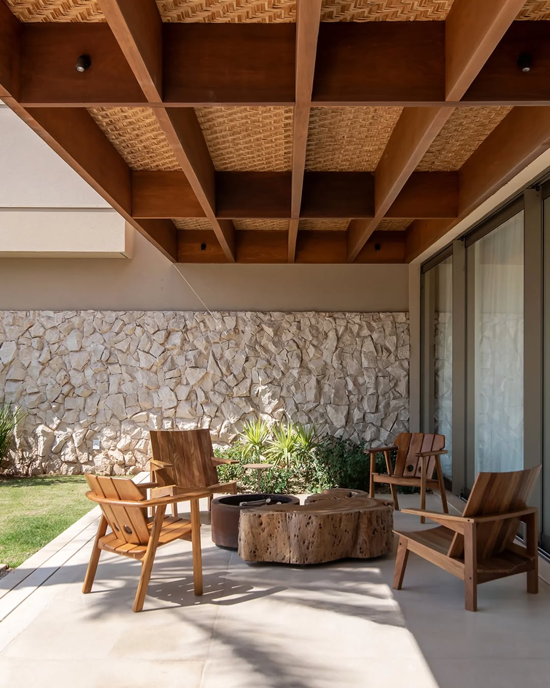 Por que a pedra moledo se tornou tendência em projetos de arquitetura e paisagismo?