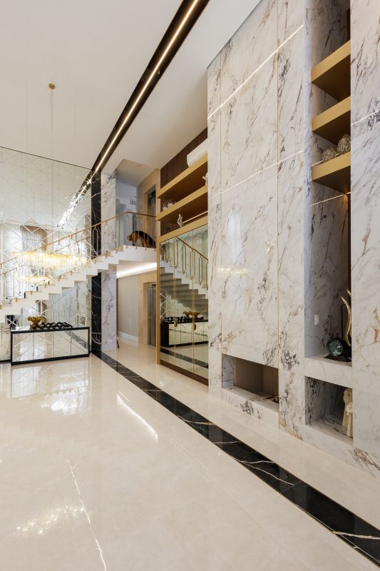 Entre o clássico e o contemporâneo: a residência curitibana que desafia o tempo