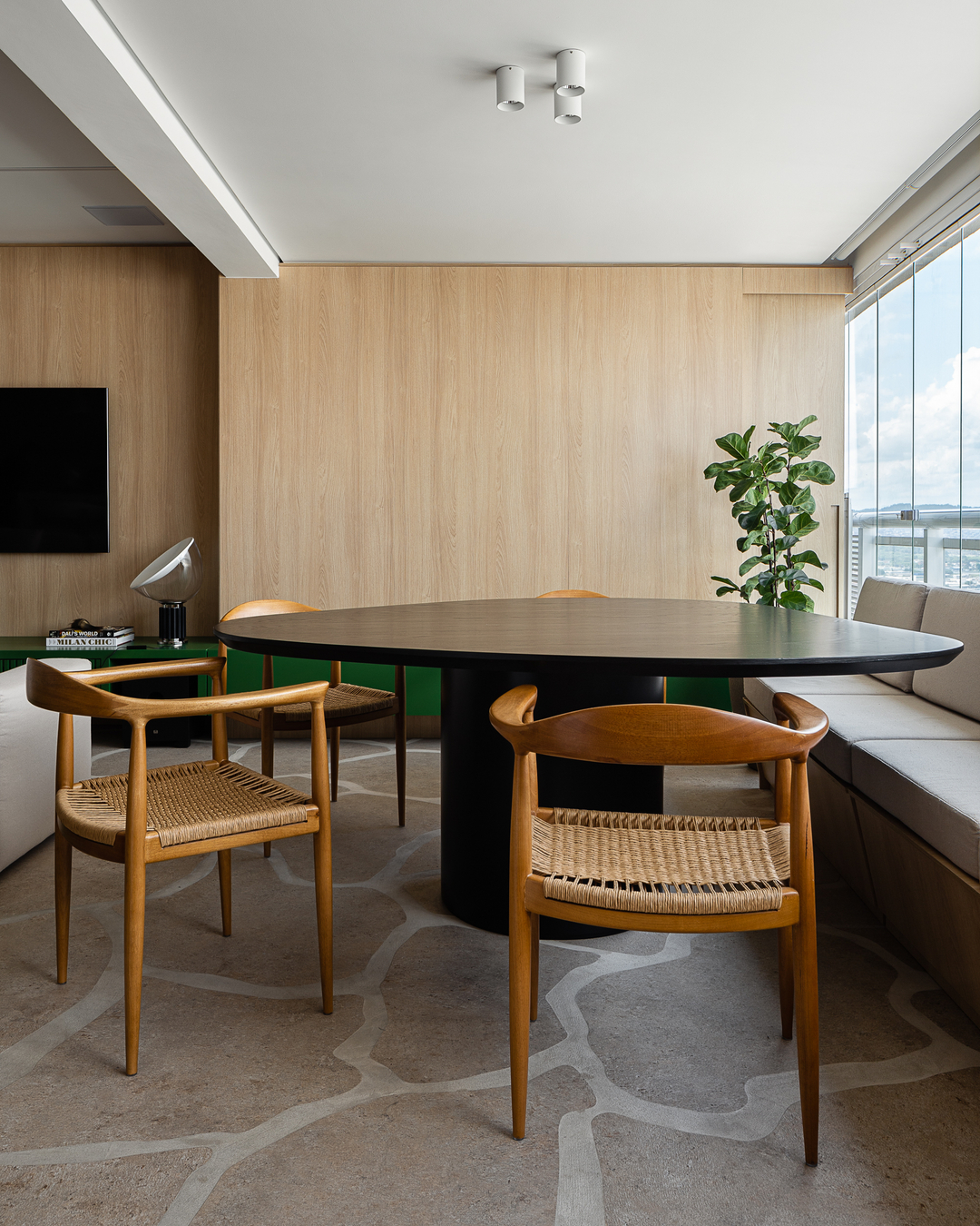 Um apartamento de 93 m² que virou refúgio contemporâneo inspirado pelo litoral