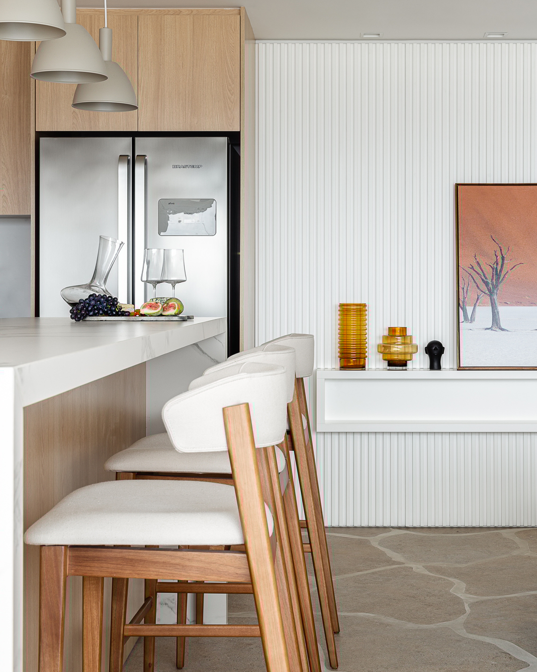 Um apartamento de 93 m² que virou refúgio contemporâneo inspirado pelo litoral