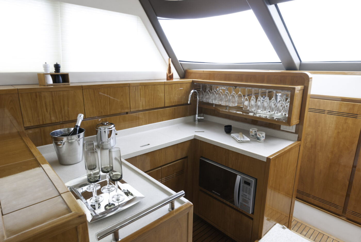 Os 10 pontos essenciais da arquitetura de interiores náutica