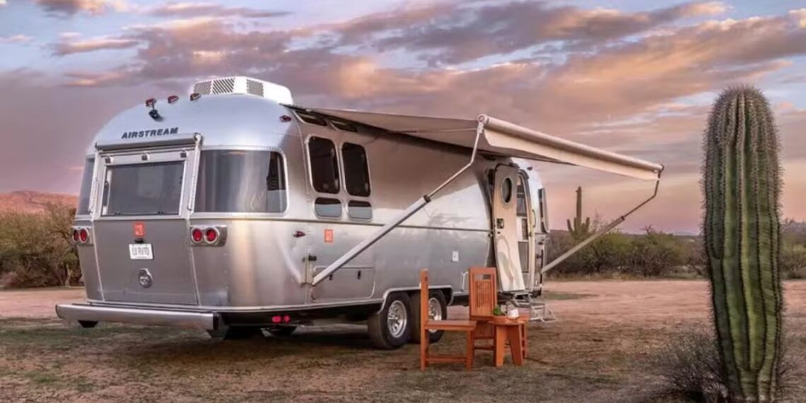 Por dentro do motorhome de R$ 3 milhões inspirado em Frank Lloyd Wright: Uma mansão sobre rodas.