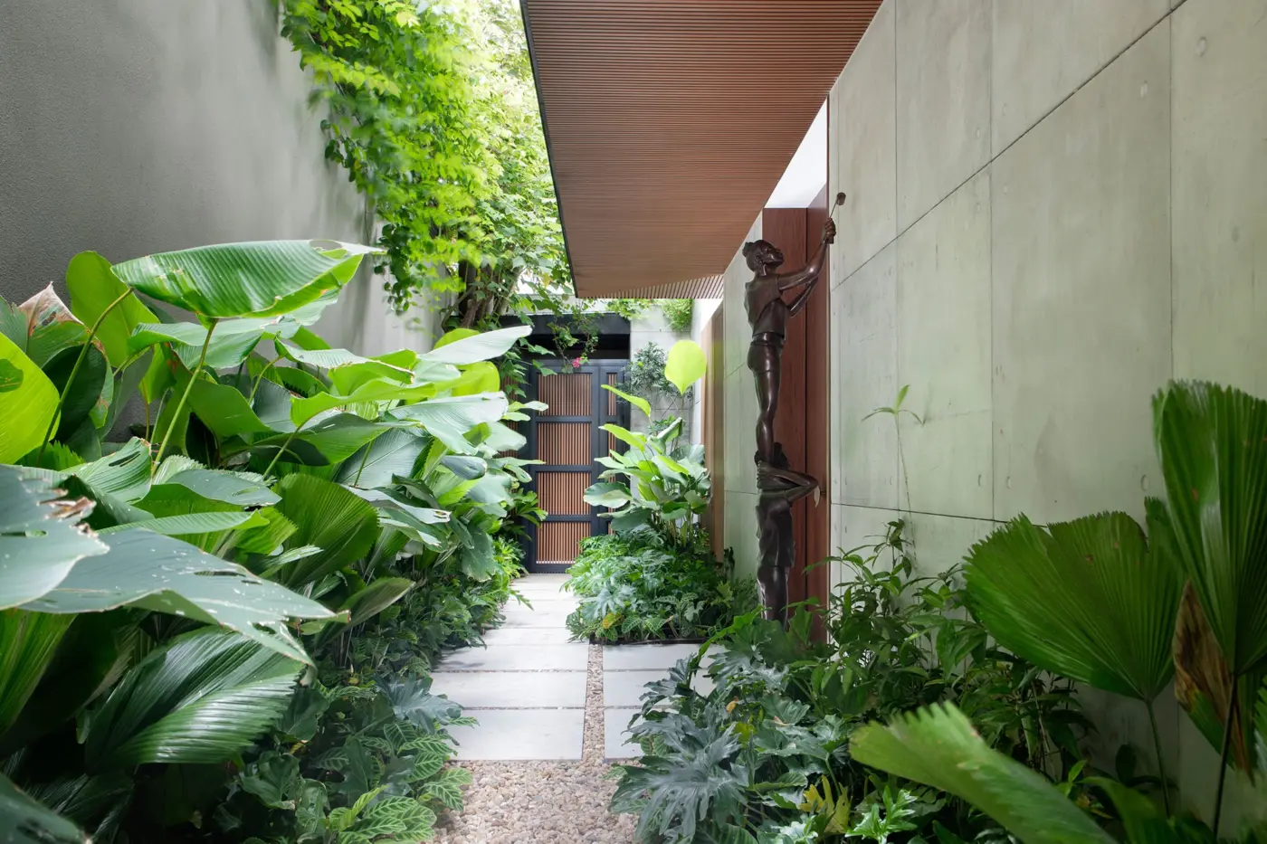 Área verde de 660 m² traduz vínculos emocionais em um projeto vivo e acolhedor