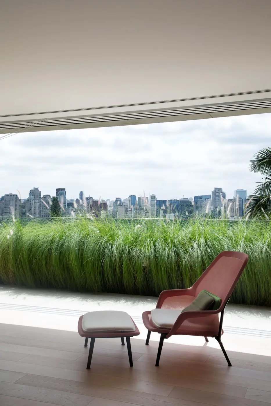 Área verde de 660 m² traduz vínculos emocionais em um projeto vivo e acolhedor