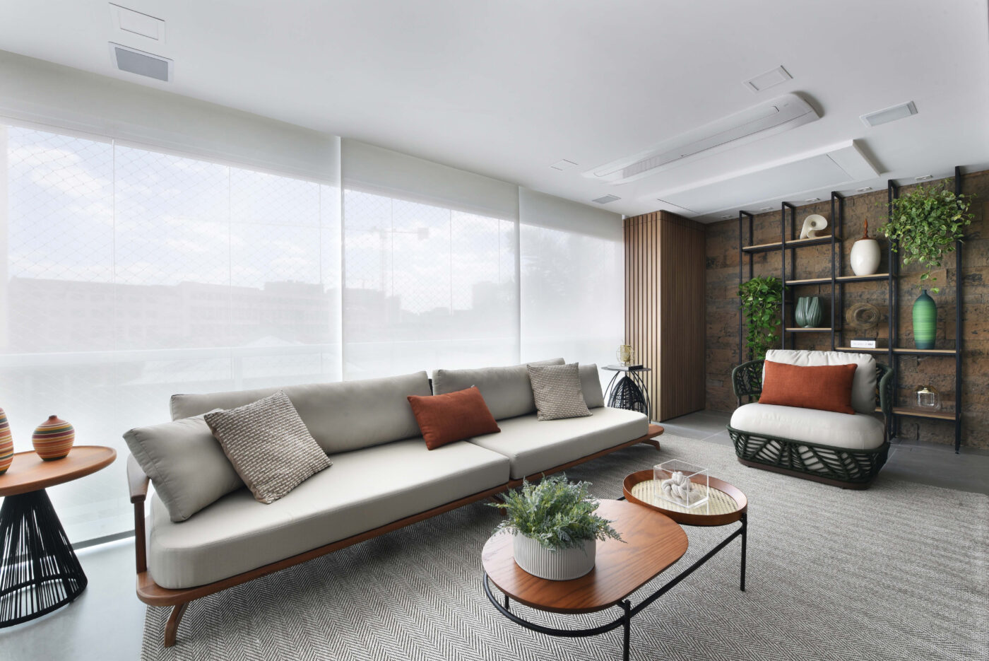 Sofá impecável: como definir o acabamento ideal para cada ambiente da casa