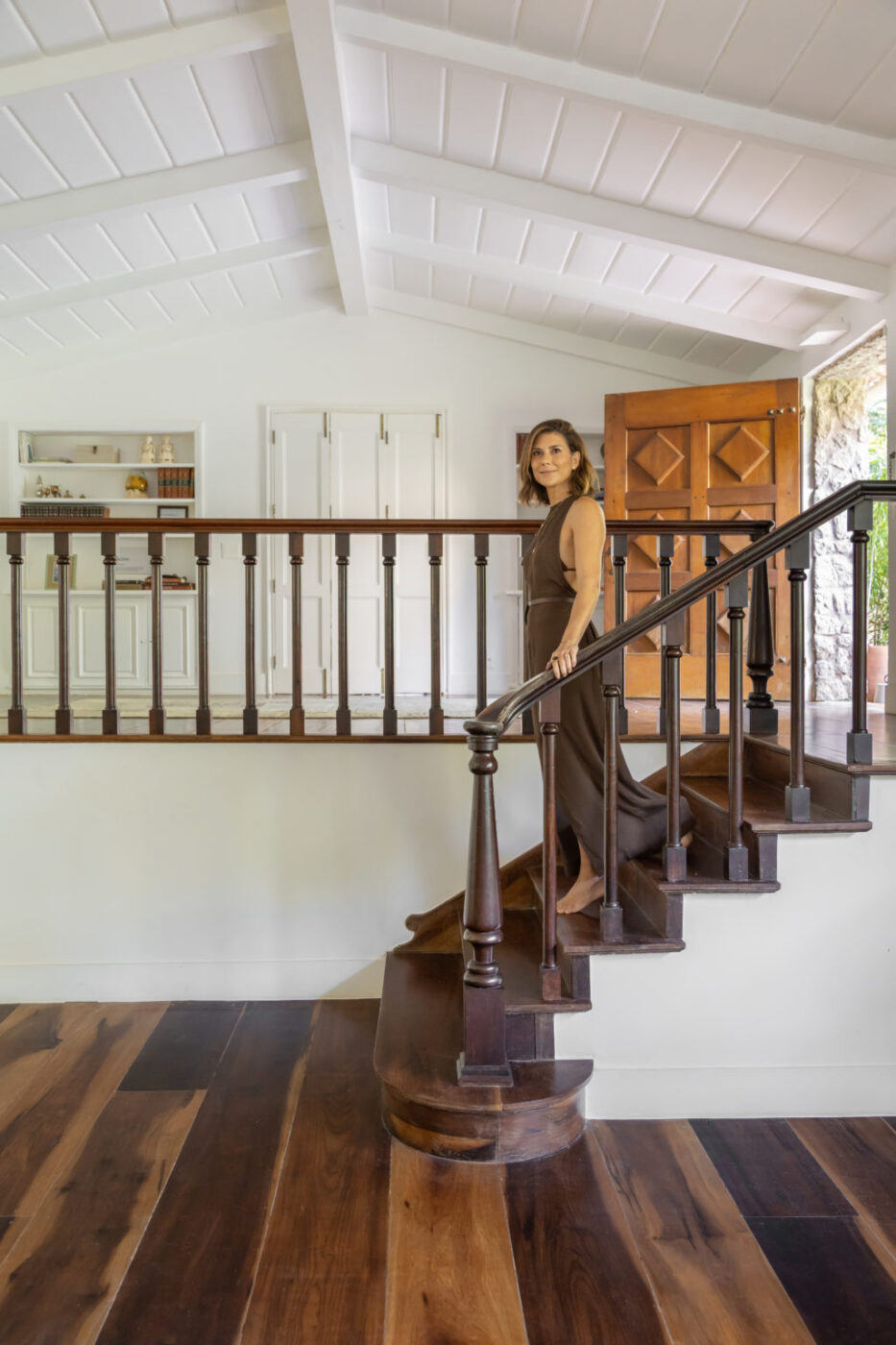 Revitalização de casa dos anos 40 preserva memórias e ganha novos espaços de convivência