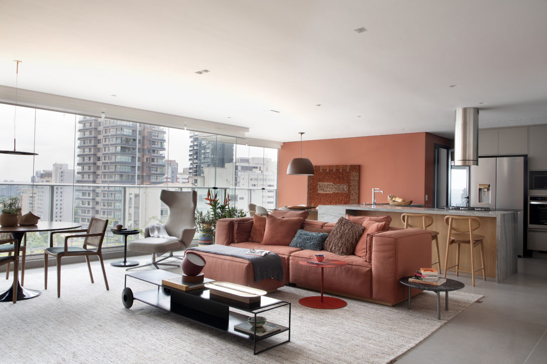 Apartamento dedicado à convivência transforma 178 m² em um refúgio para receber