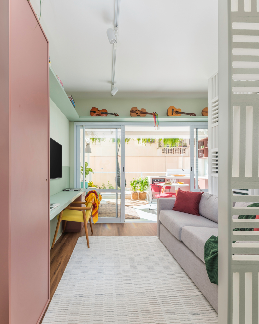 Apartamento de 49 m² Ganha Vida Própria com Design Inteligente para Aluguel de Longa Duração